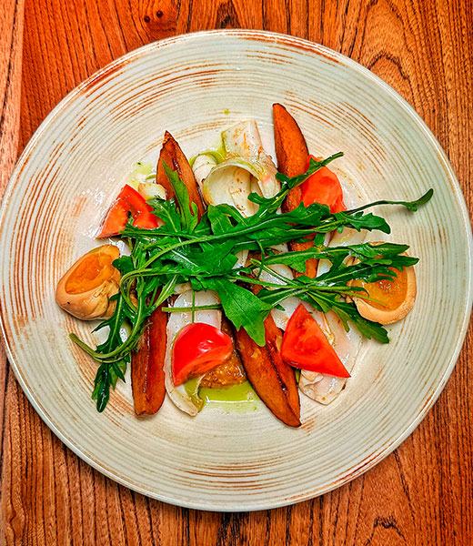 Салат с кальмаром